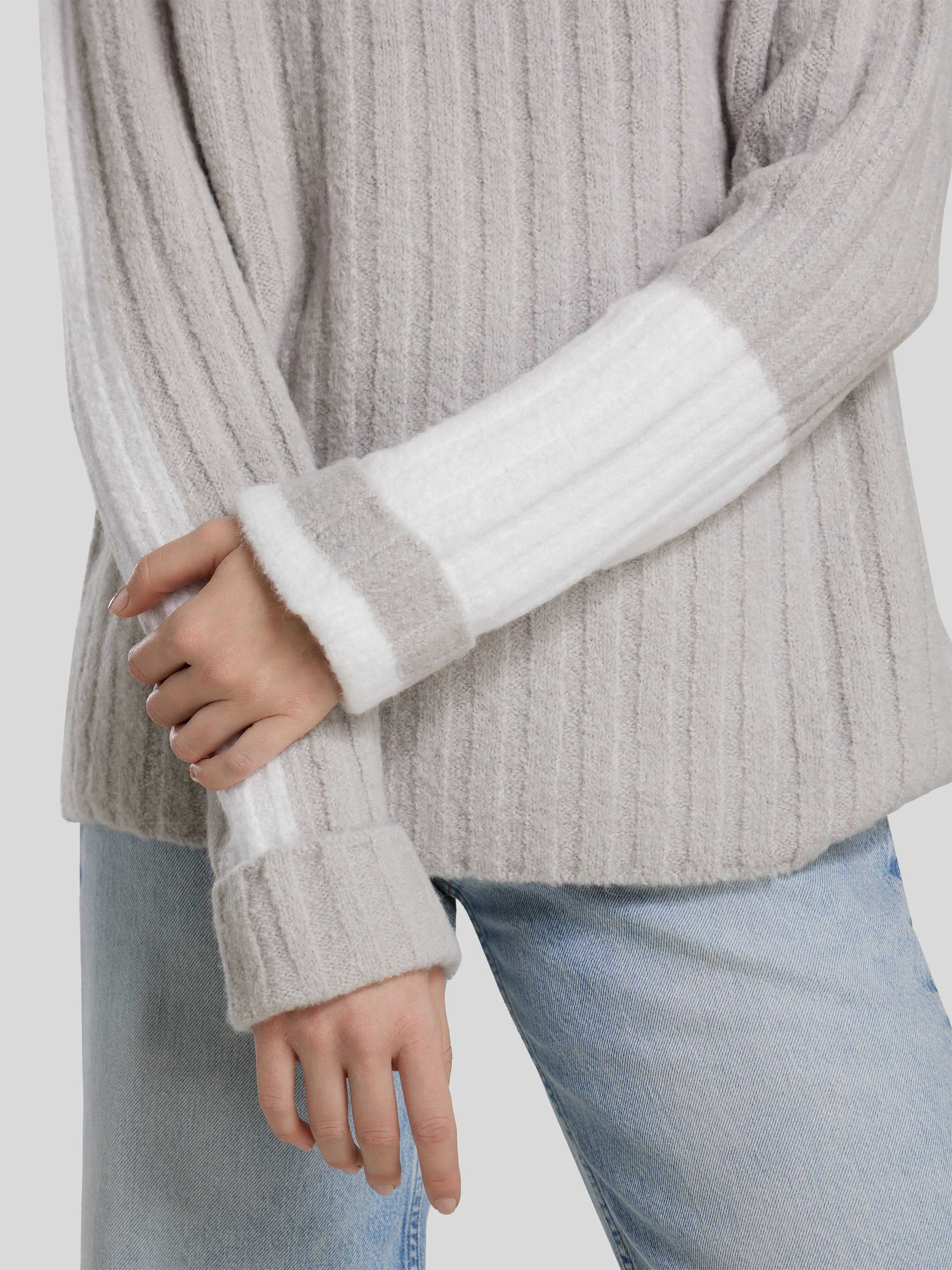 Pullover mit Rippen