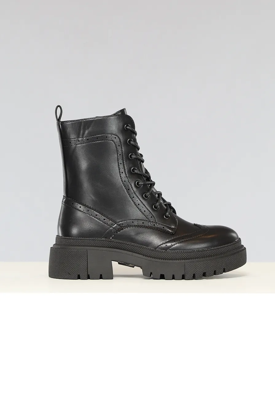 Schwarze Ankle Boots mit gepunkteten Details